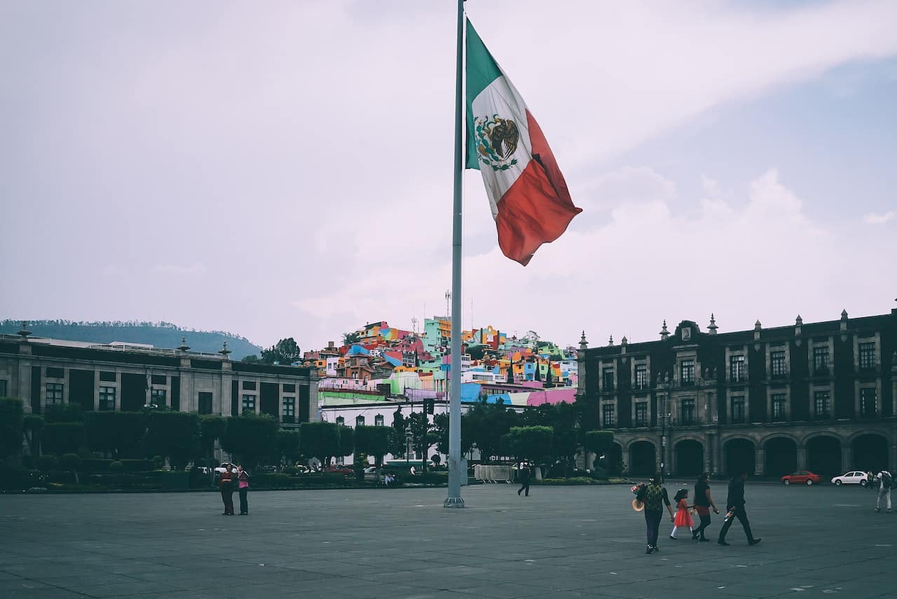 pexels-ricardo-esquivel-1573471 Día del Sobregiro