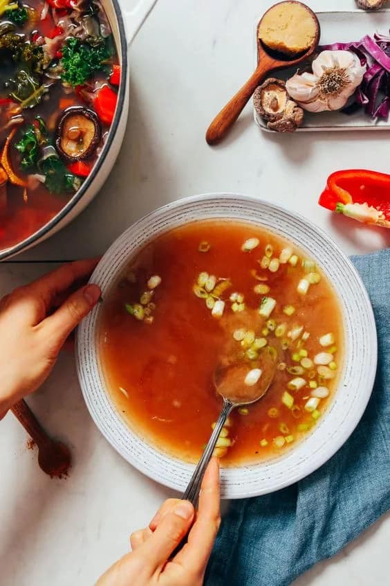 vegb puedes reducir tu huella de carbono al hacer un caldo con las verduras sobrantes de navidad
